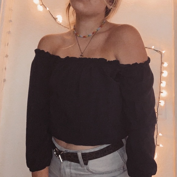 Brandy Melville Tops - brandy melville off the shoulder top